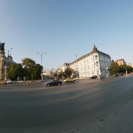 By The Cathedral - Center - 2 Bedroom Flat * Várna