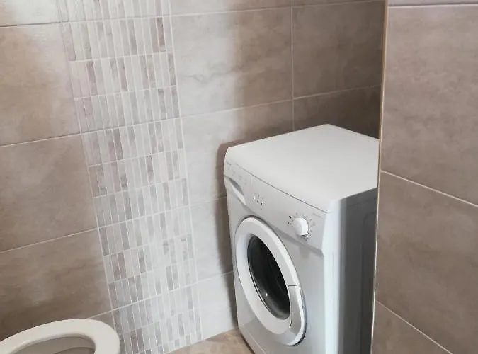 By The Cathedral - Center - 2 Bedroom Flat וארנה