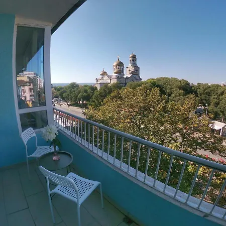 By The Cathedral - Center - 2 Bedroom Flat * ヴァルナ