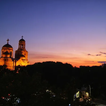 アパート By The Cathedral - Center - 2 Bedroom Flat ヴァルナ