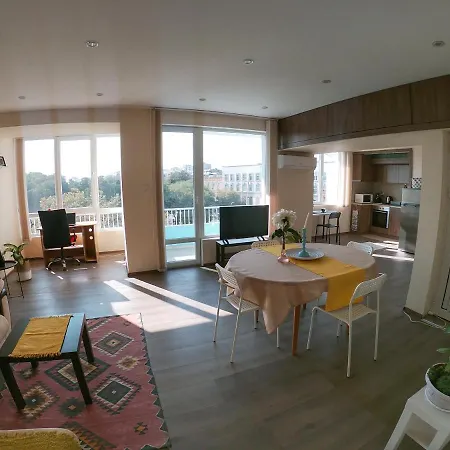 アパート By The Cathedral - Center - 2 Bedroom Flat