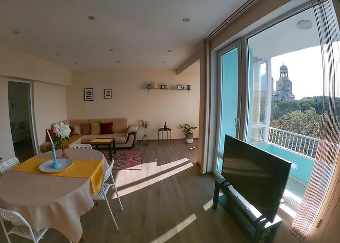 شقة By The Cathedral - Center - 2 Bedroom Flat *